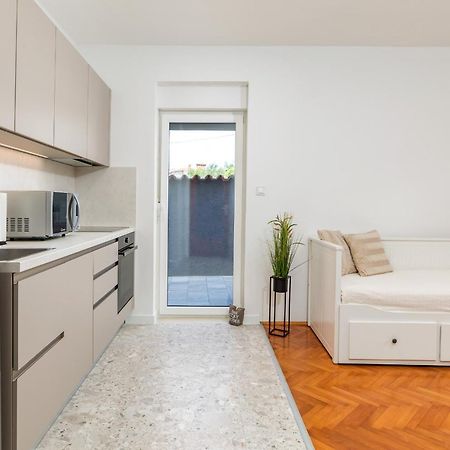 Apartment Tesic Close To The Sea With Shared 4Xbicycles Fažana Extérieur photo