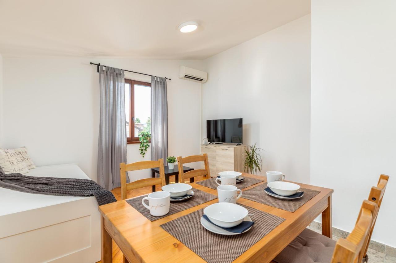 Apartment Tesic Close To The Sea With Shared 4Xbicycles Fažana Extérieur photo
