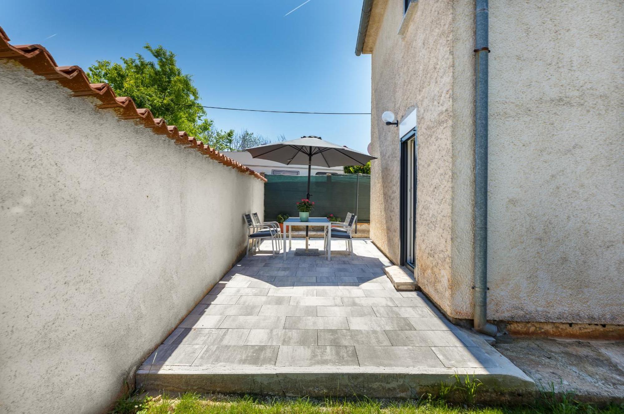 Apartment Tesic Close To The Sea With Shared 4Xbicycles Fažana Extérieur photo